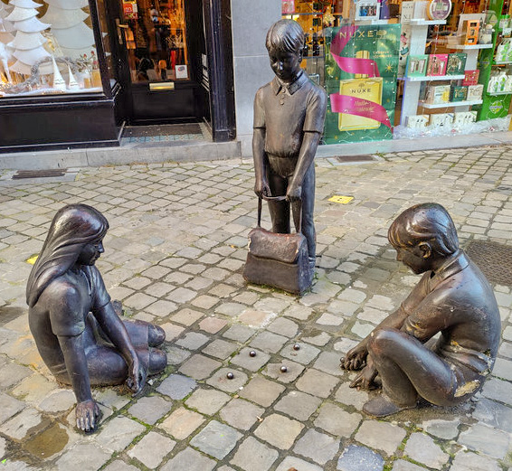 Fichier:JOUEURS DE BILLES .jpg